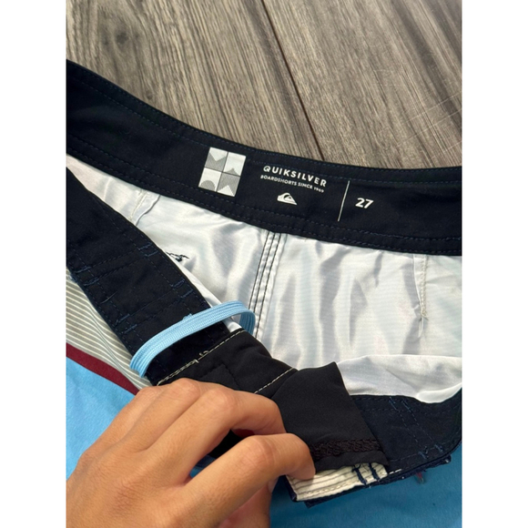 Quiksilver Eye Scallop Swim Trunks 20inch Length, Waist Size 28 - Picture 5 of 6